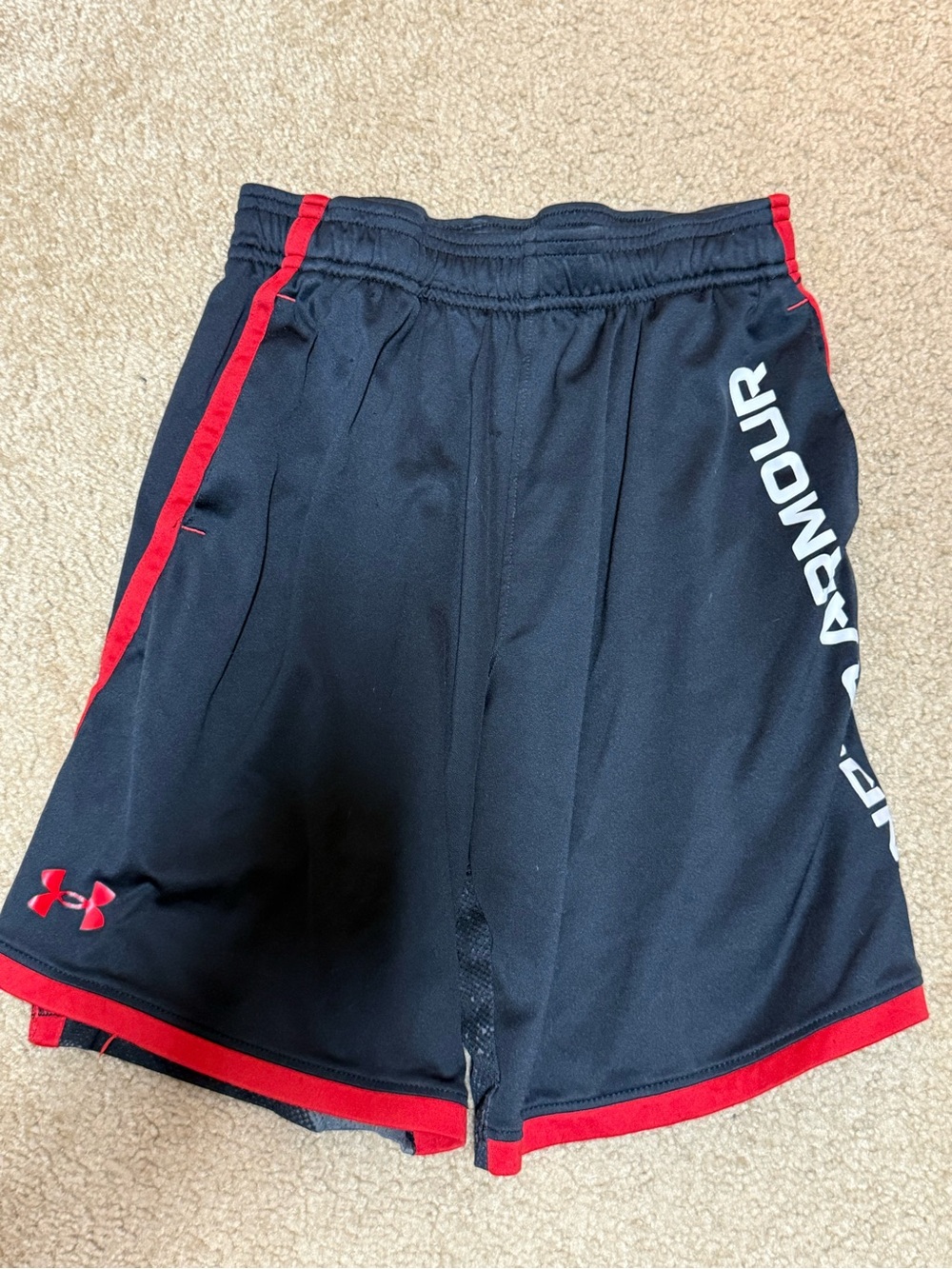 Under Armour boys Black & Red Performance Shorts
